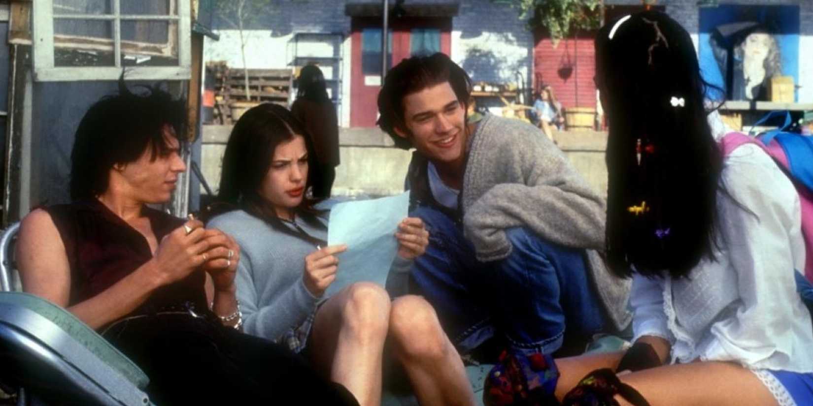 A group of youngsters talking in Empire Records
