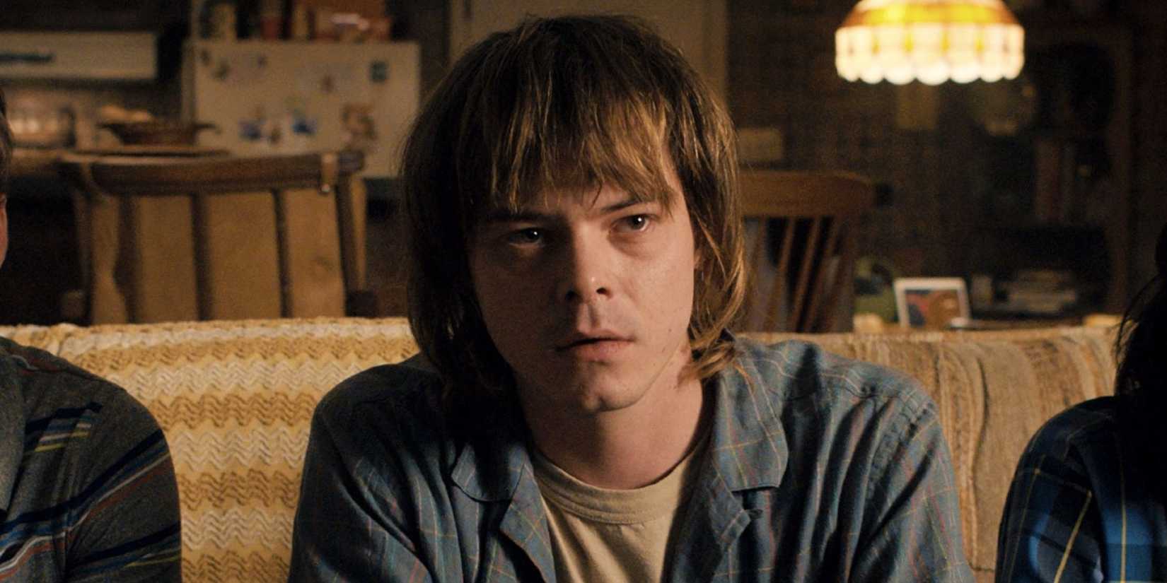 Jonathan Byers, kas domā par Jonathan Byers Stranger Things