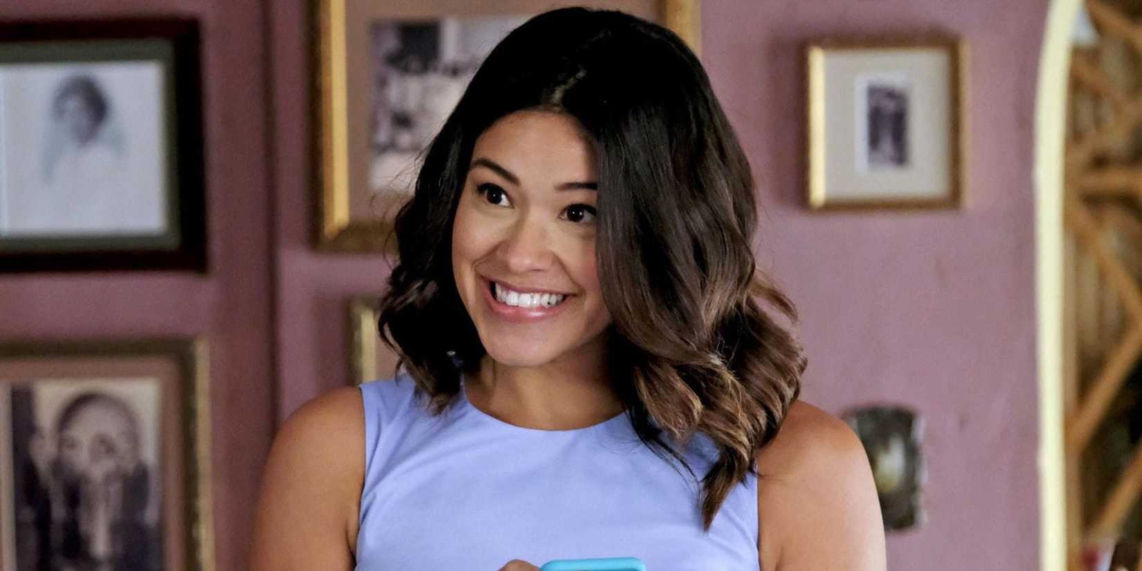 Jane Villanueva from Jane the Virgin smiling