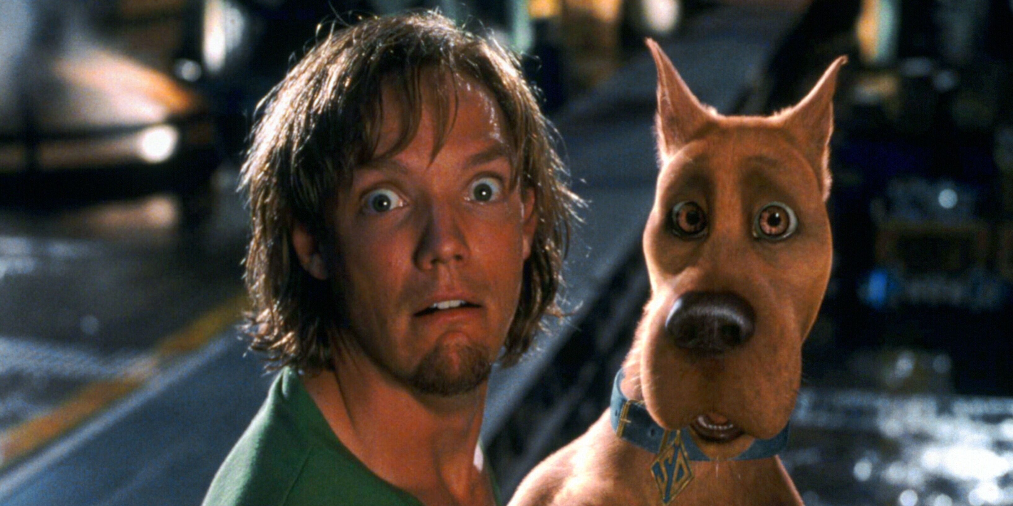 Shaggy et Scooby dans Scooby-Doo (2002) -1