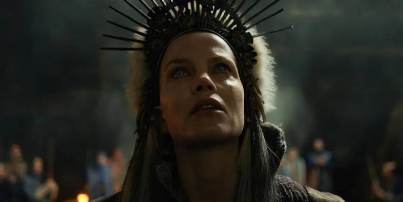 See Cast and Character Guide: Who's Who in the Sci-Fi Series