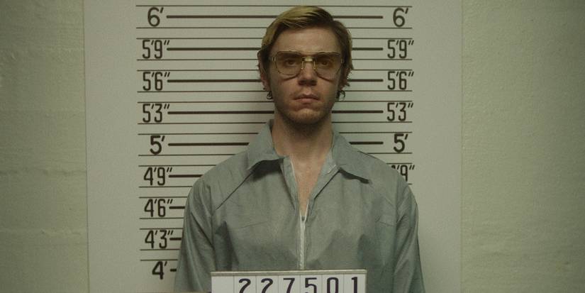Evan Peters as Jeffrey Dahmer in Monster: Jeffrey Dahmer