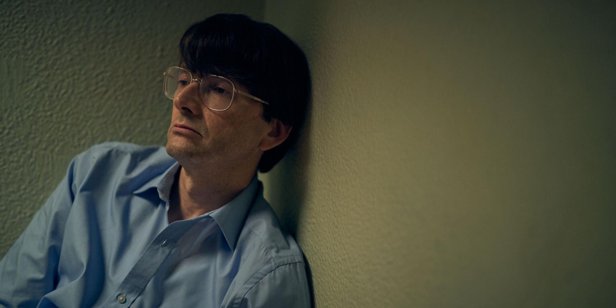 David-Tennant-in-Des-Cropped David Tennant’s Chilling 3-Part Crime Thriller Is Officially Leaving Netflix