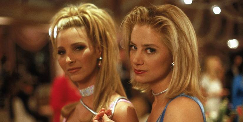 Lisa Kudrow and Mira Sorvino look at the camera in Romy and Michele's High School Reunion
