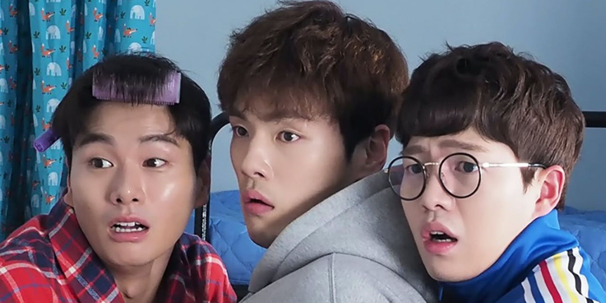 Kim Jung-hyun, Lee Yi-kyung and Son Seung-won from Welcome To Waikiki standing together looking nervous.