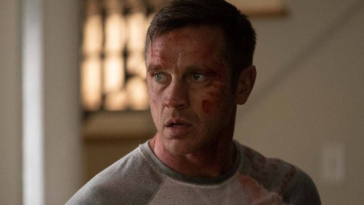 Cinematic background for Devon Sawa