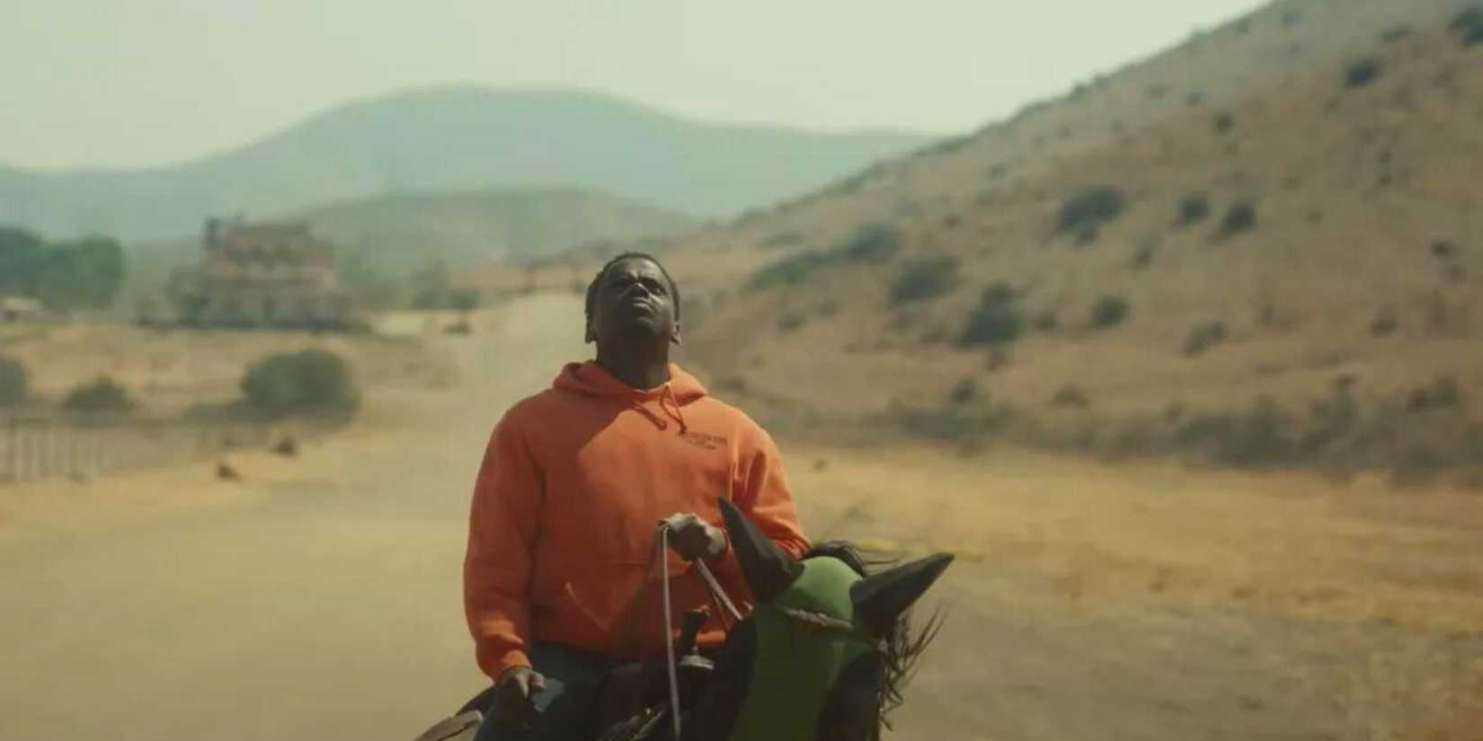 13 filmes para assistir em uma Sexta-Feira 13 8 OJ Haywood a cavalo olhando para o céu.