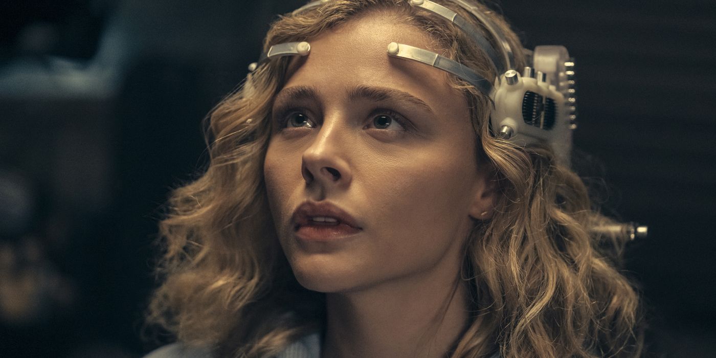chloe moretz in the peripheral