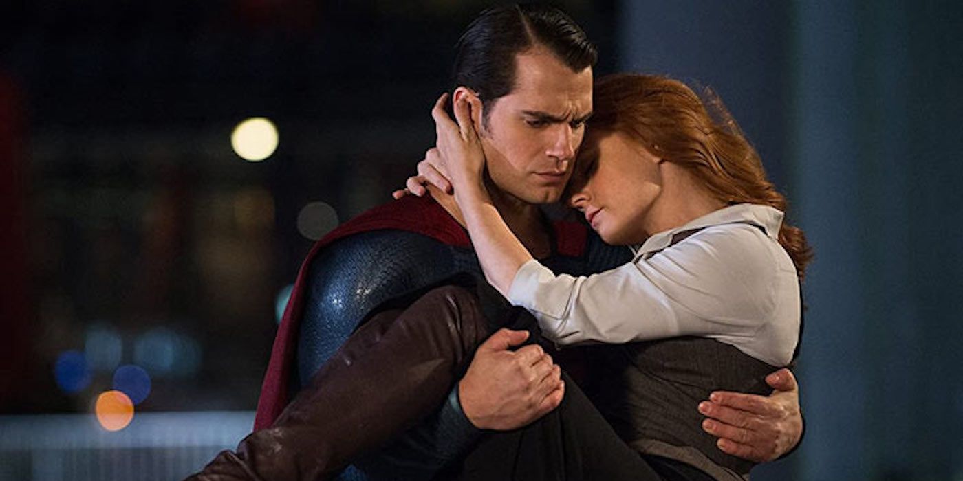 Henry Cavill Would Love To Play A Superman From The Comics: “It Is Personal  To A Degree”