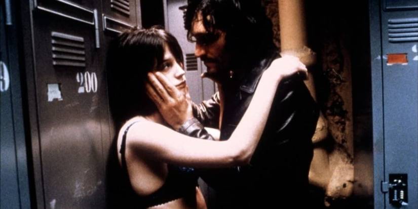 Vincent Gallo embraces a woman in Trouble Every Day, in Paris 