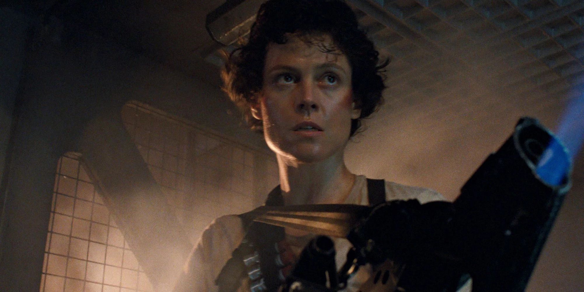 Ellen Ripley (Sigourney Weaver) กับเครื่องพ่นไฟใน 'Aliens'