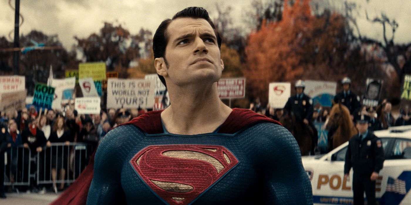 Henry Cavill Would Love To Play A Superman From The Comics: “It Is Personal  To A Degree”