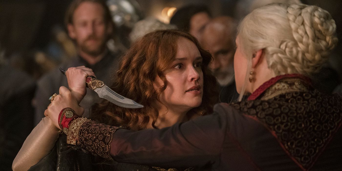 Alicent (Olivia Cooke) attacks Rhaenyra (Emma D&rsquo;Arcy) with a knife in &lsquo;House of the Dragon&rsquo;