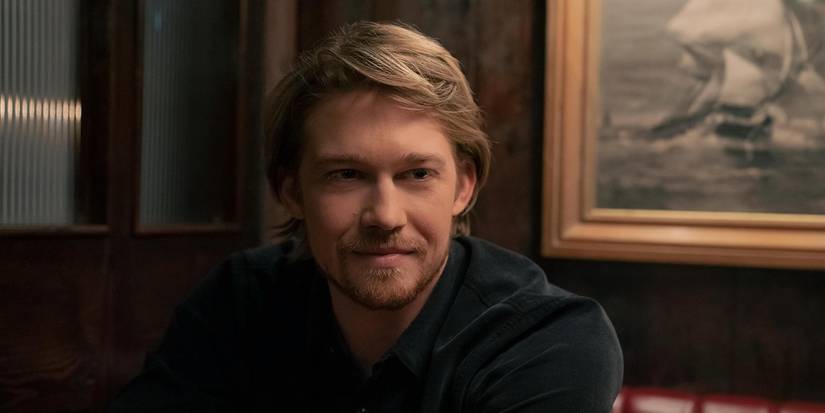 joe-alwyn smiling gently in conversations-with-friends