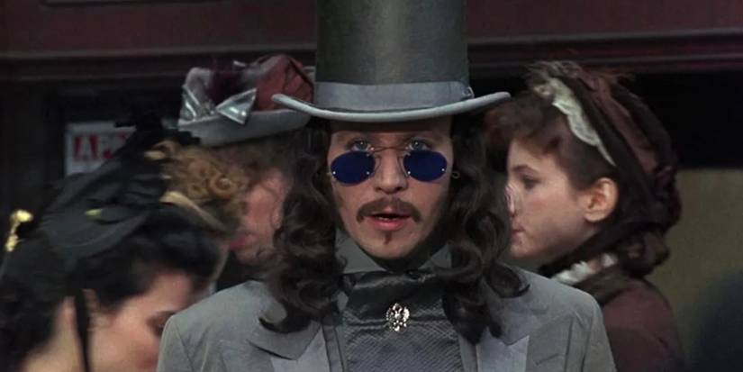 Gary Oldman as a young Dracula standing outside in Bram Stoker's Dracula