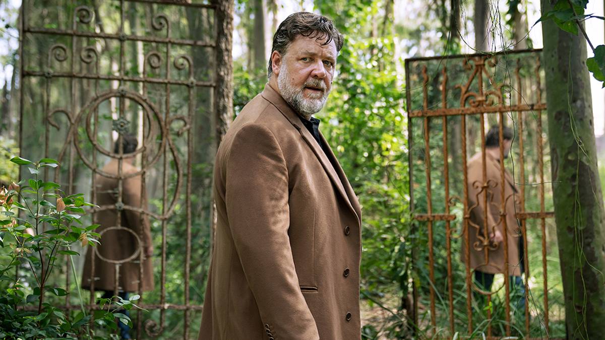Russell Crowe & Tommy Flanagan Investigate the Past in 'Sleeping Dogs ...