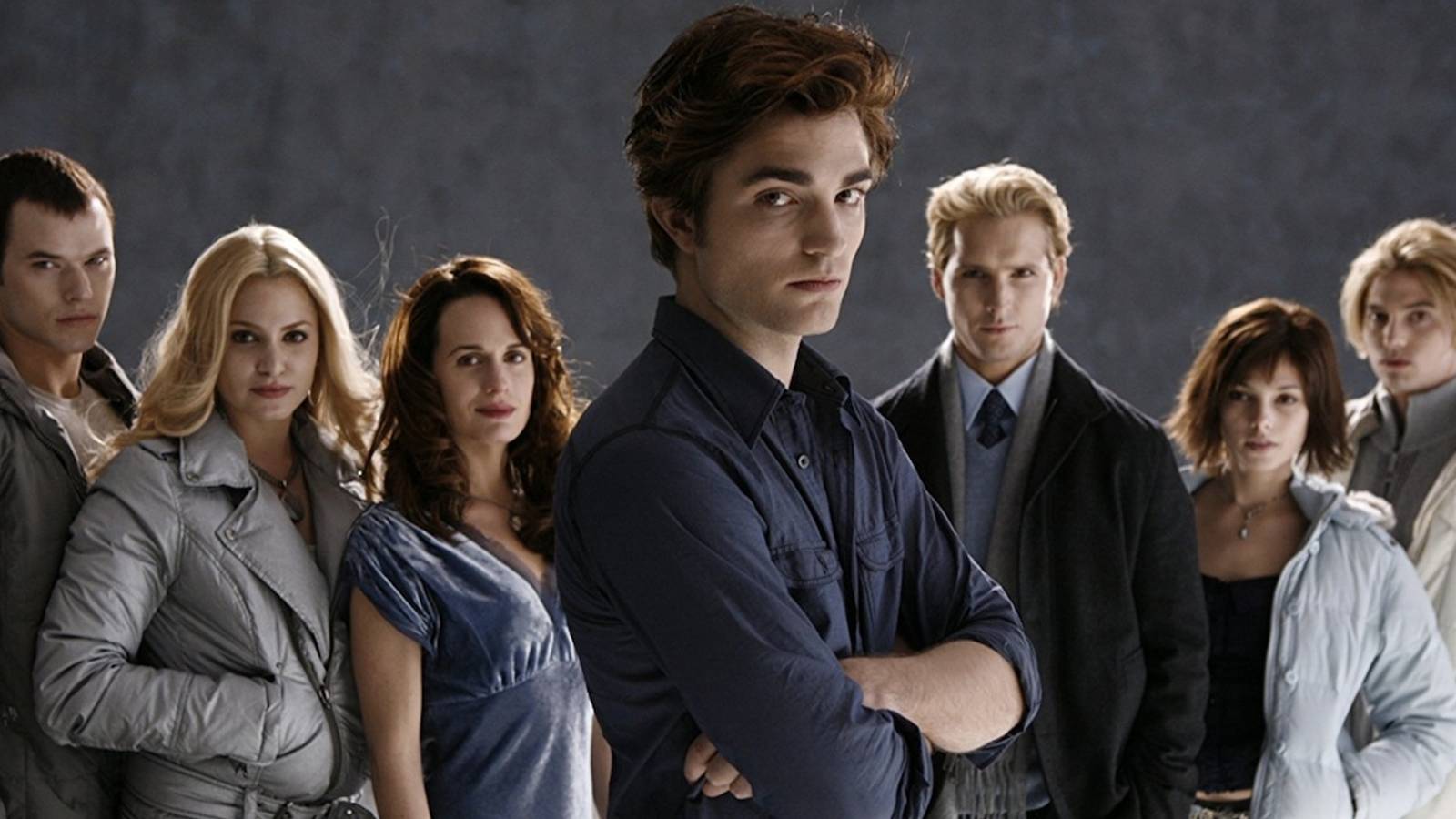 Exclusive Corpse Twilight's Cullen Family Once Stole a Fake Kristen Stewart Corpse To ...