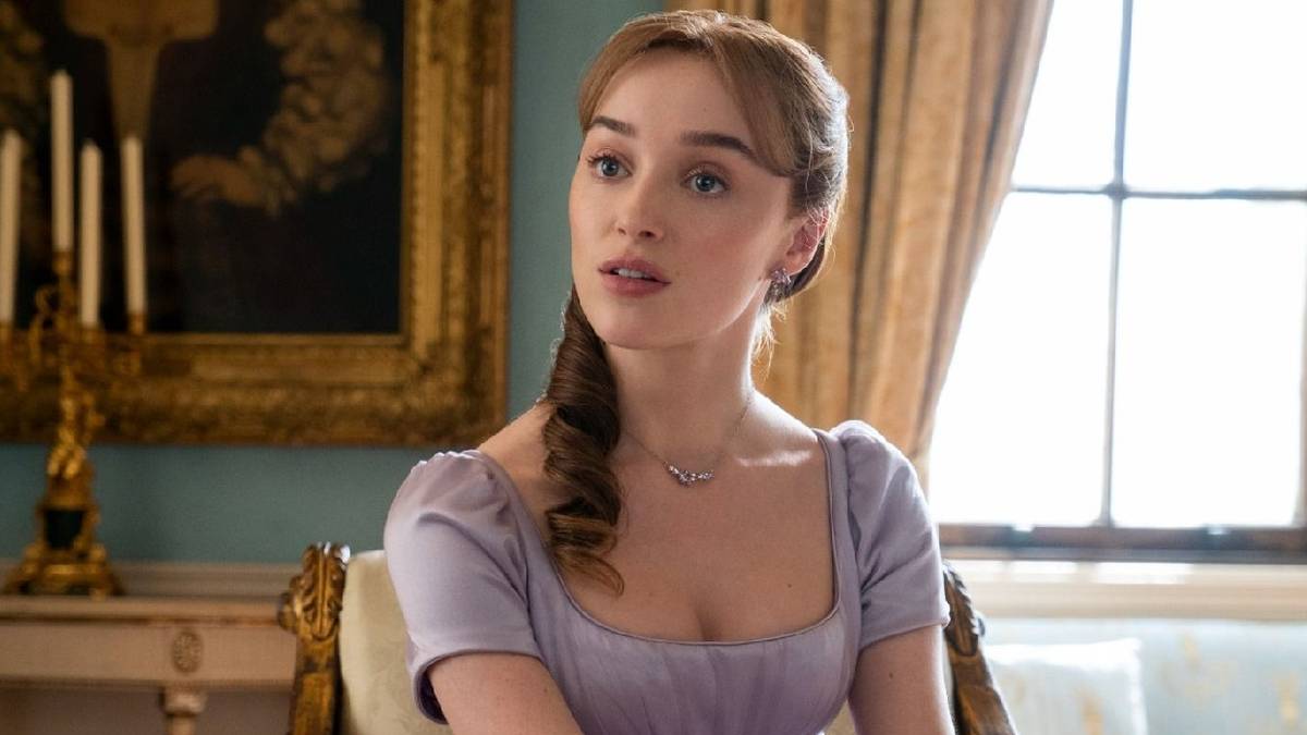 Phoebe Dynevor Is "Still Waiting for That Call" To Return As Daphne in