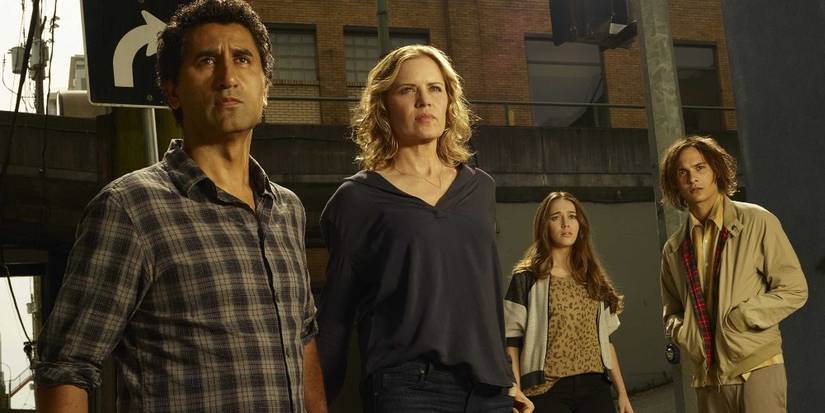 A husband, wife, and teenage kids look on in horror in Fear the Walking Dead.