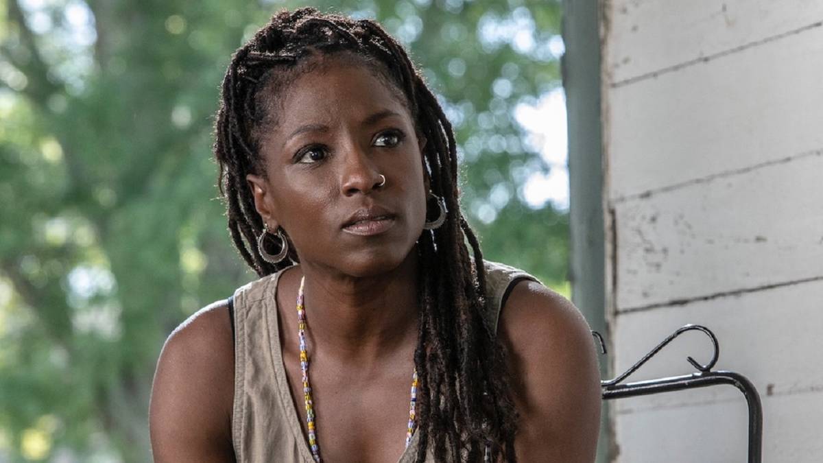 True boobs: Rutina Wesley rocks racy, shirtless red carpet look, image size:1200x675