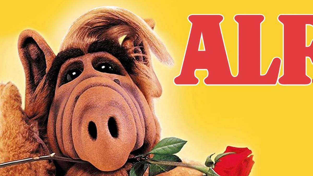 Ryan Reynolds Is Bringing 'ALF' Back to TV
