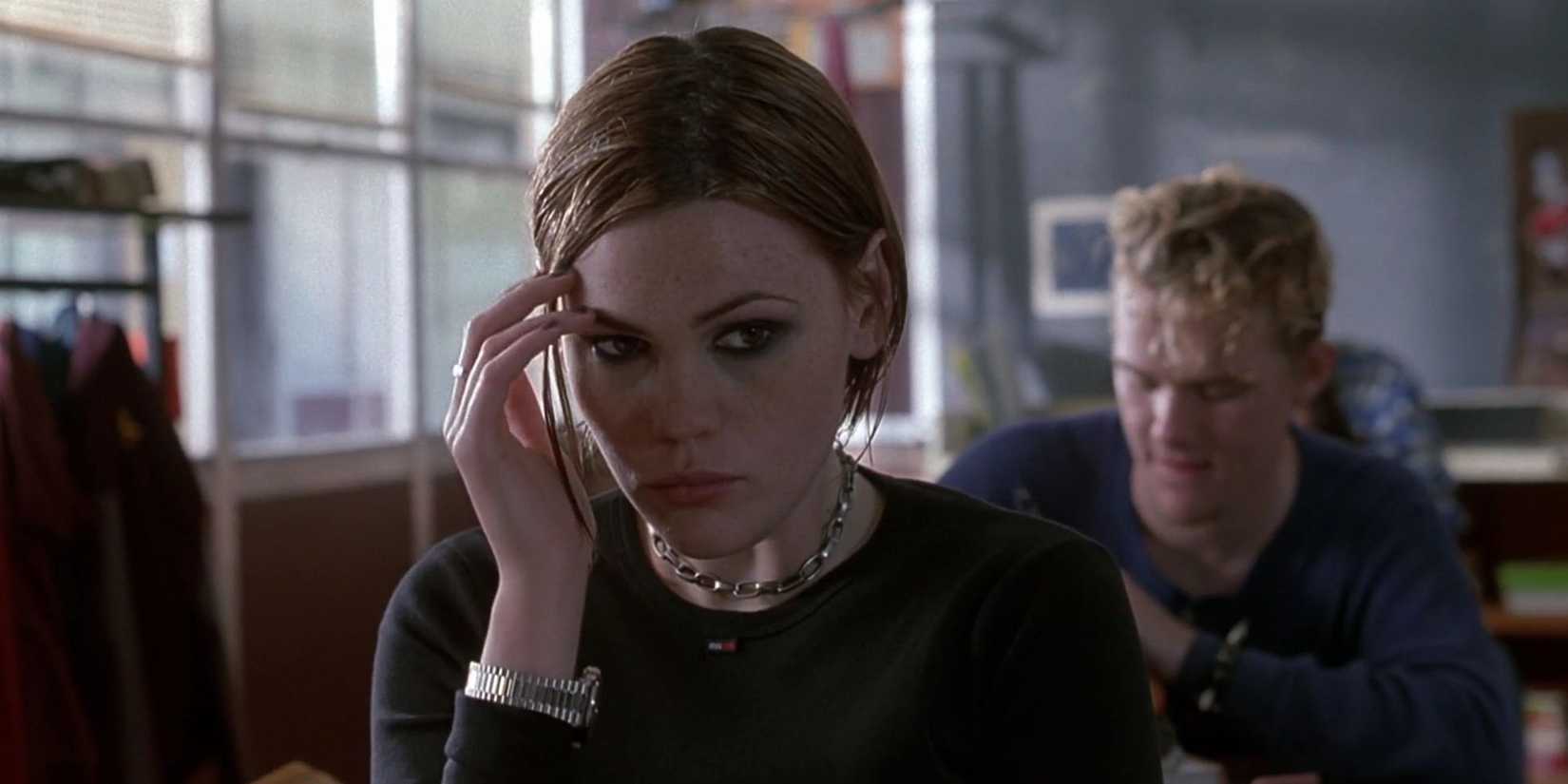 Clea Duvall as Stokely in The Faculty