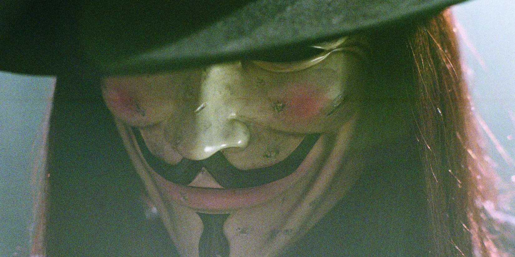 Tampilan jarak dekat dari V dalam V untuk Vendetta 