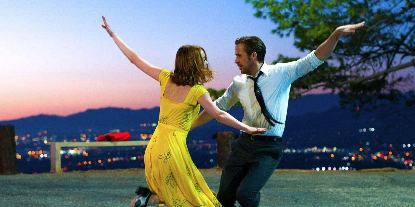 Emma Stone dancing with Ryan Gosling in La La Land.