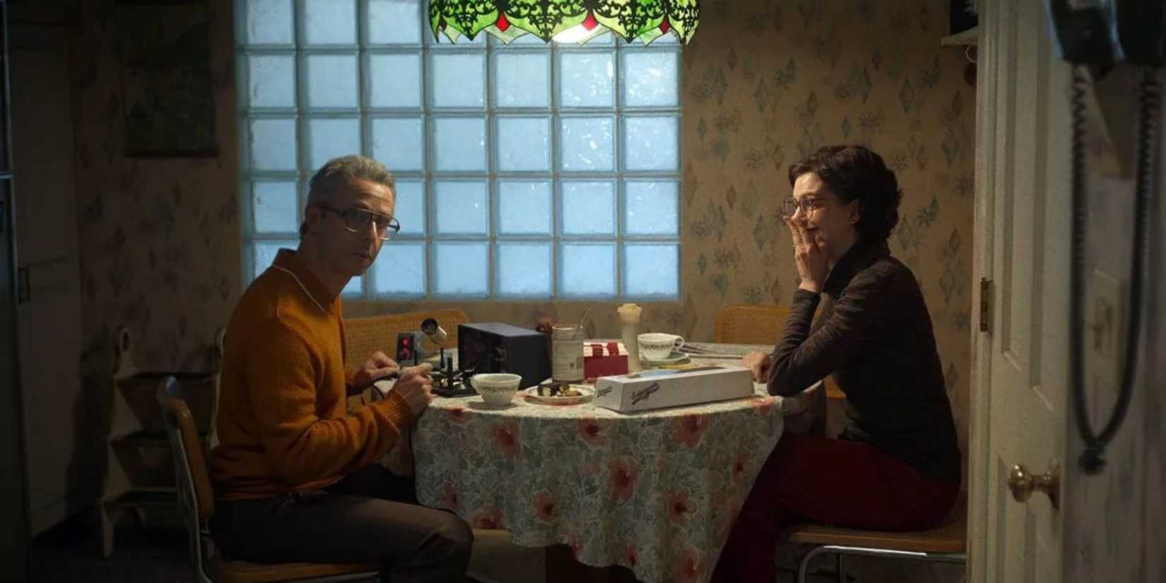 Jeremy Strong and Anne Hathaway in 'Armageddon Time'