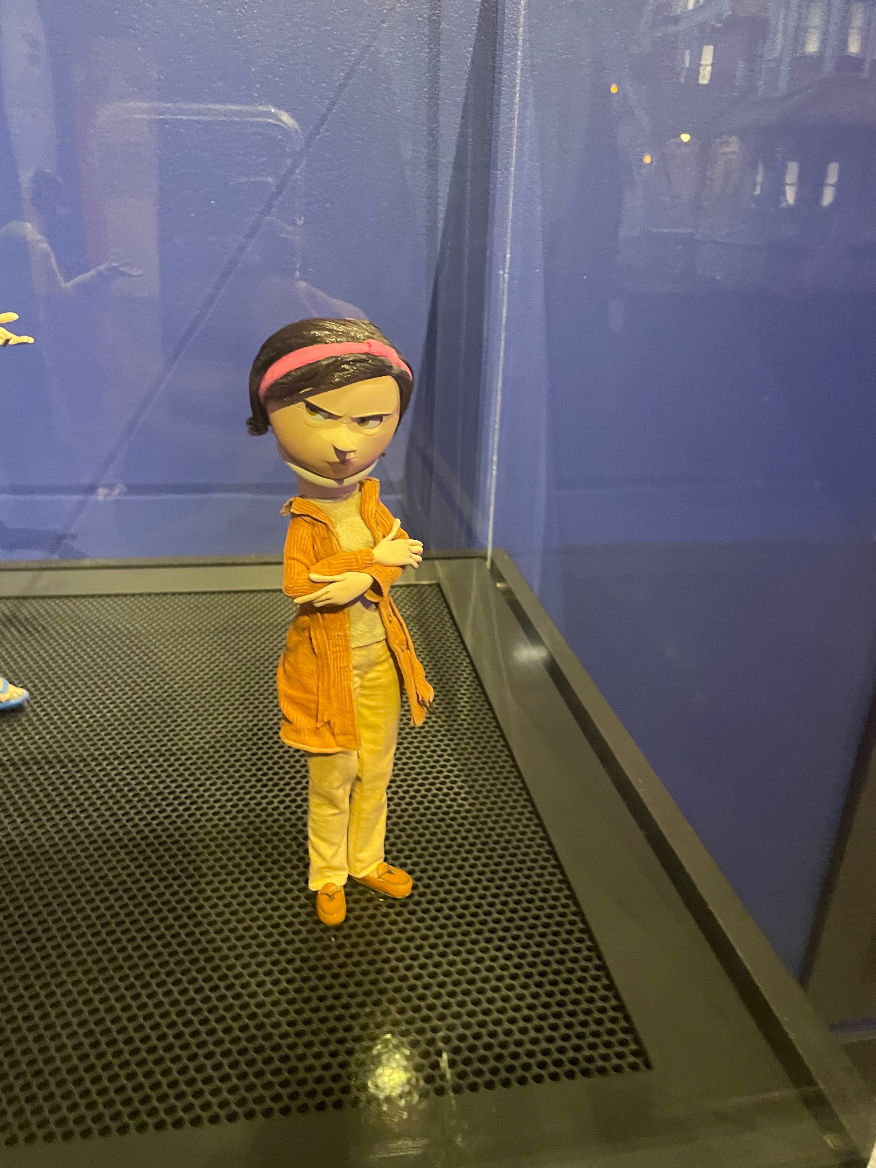 Une marionnette de Mel Jones de Coraline à Hidden Worlds : The Films of Laika