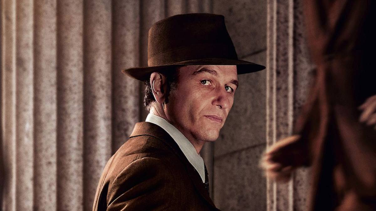 Matthew Rhys as Perry Mason in the poster for Season 2