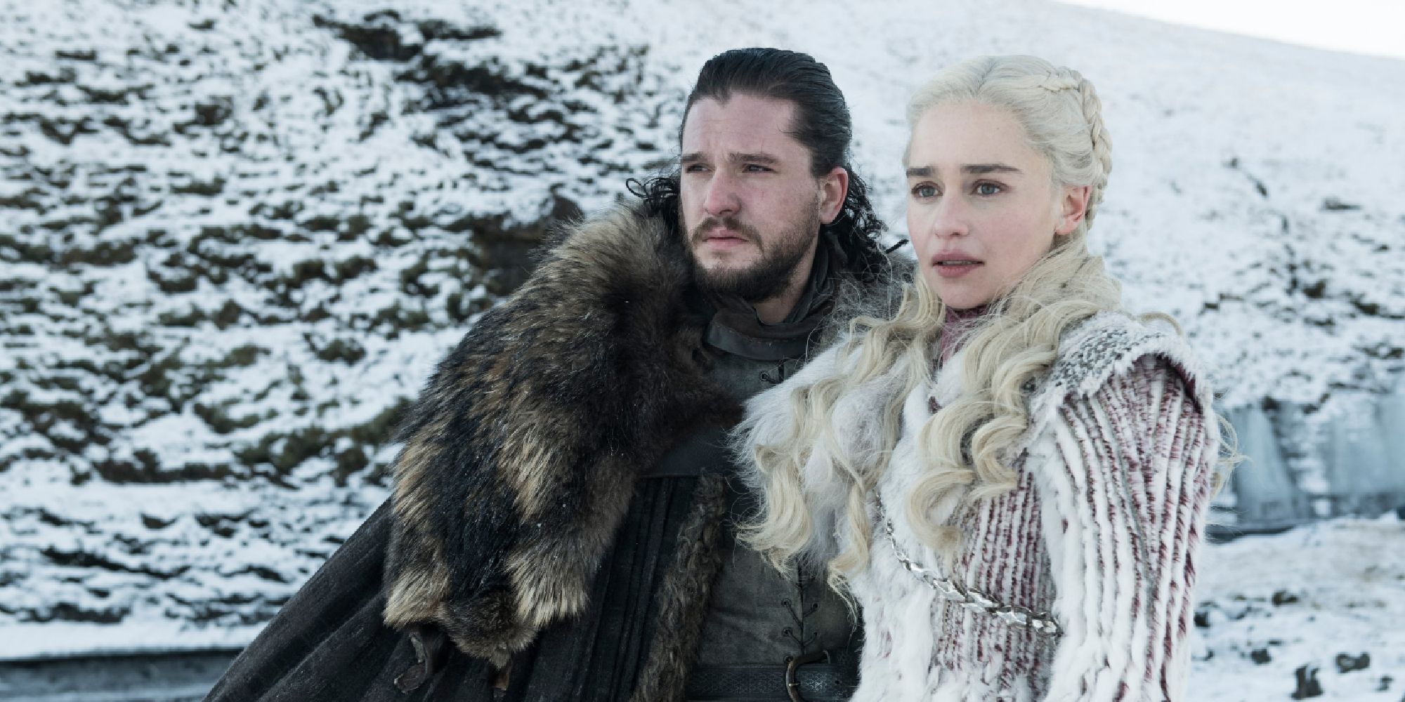 Kit Harington e Emilia Clarke lado a lado em Game of Thrones