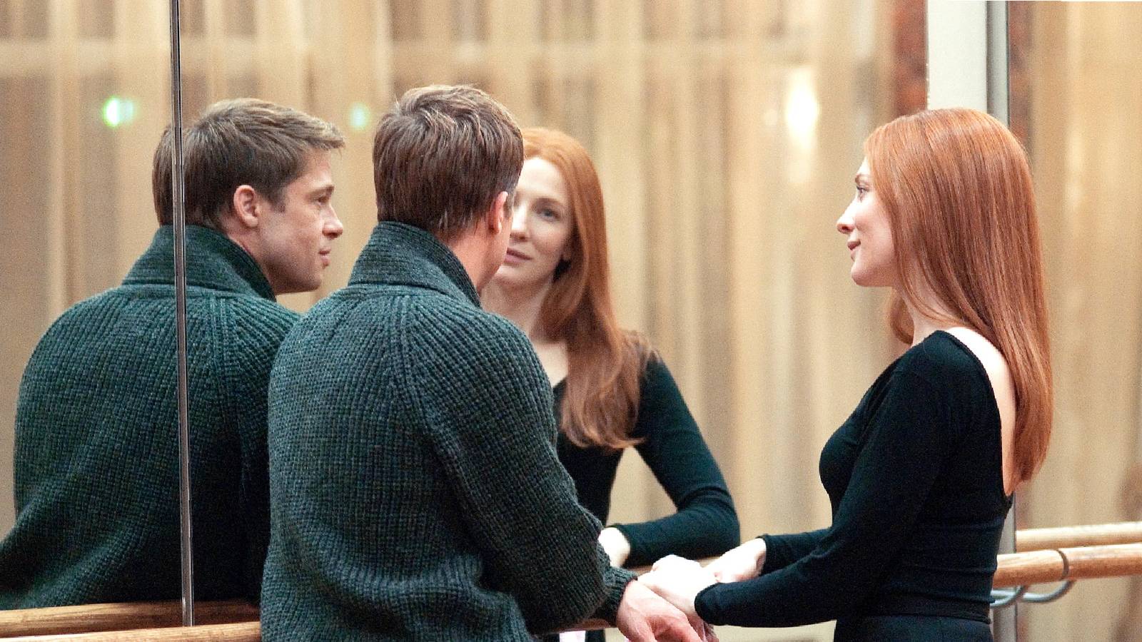 Daisy (Cate Blanchett) looking at Benjamin Button (Brad Pitt) in 'The Curious Case of Benjamin Button'.