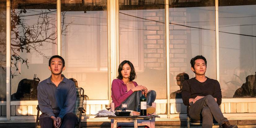 Jeon Jong-Seo as Shin Hae-mi, Steven Yeun as Ben, and Yoo Ah-in as Lee Jong-su in Burning