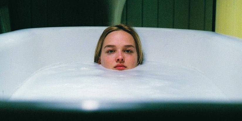 Dawn in the tub in Teeth (2007)