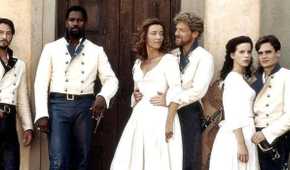 Keanu Reeves Shakespeare Keanu Reeves’ Classic Shakespeare Romance Is Finally Free To Watch