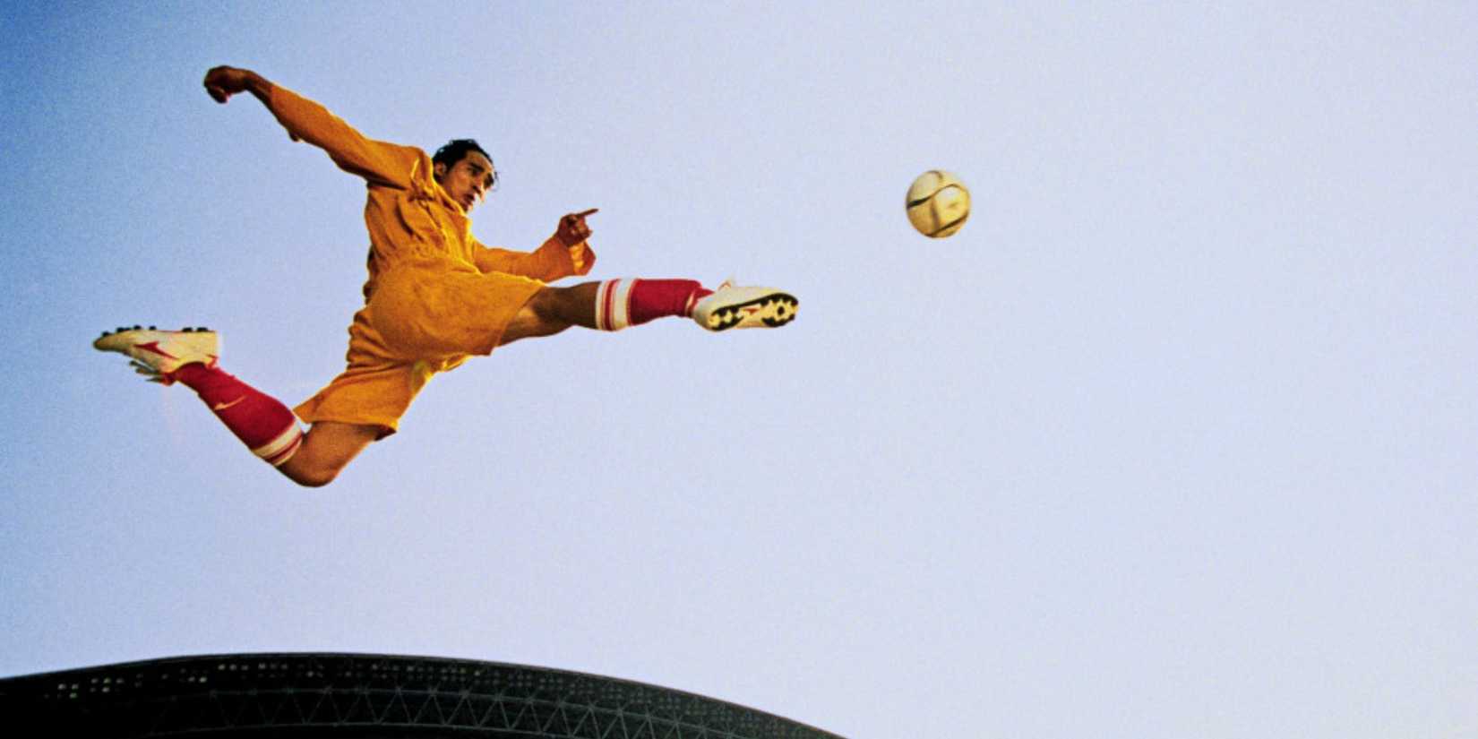 A man throwing a kick in Shaolin Soccer