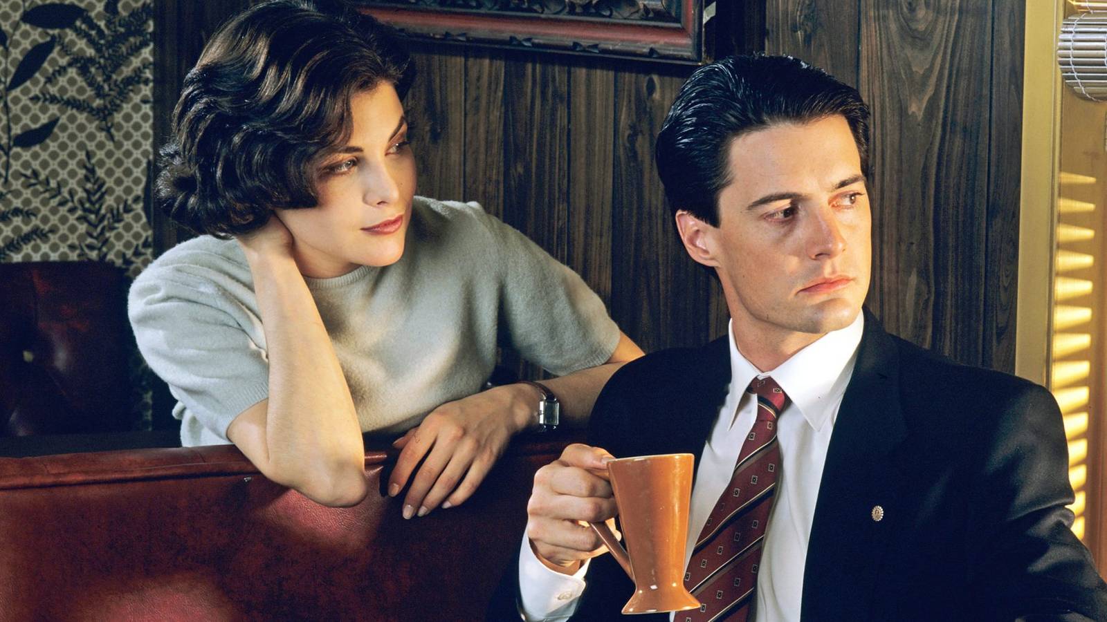 8 Game-Changing Thriller TV Shows That Totally Rewrite Genre Rules