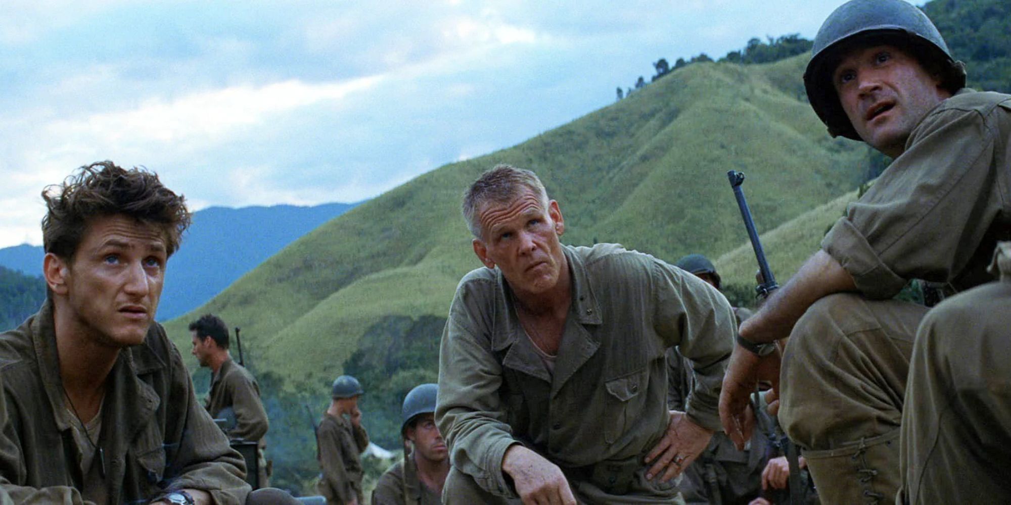 Three soldiers looking in the same directions in The Thin Red Line cast