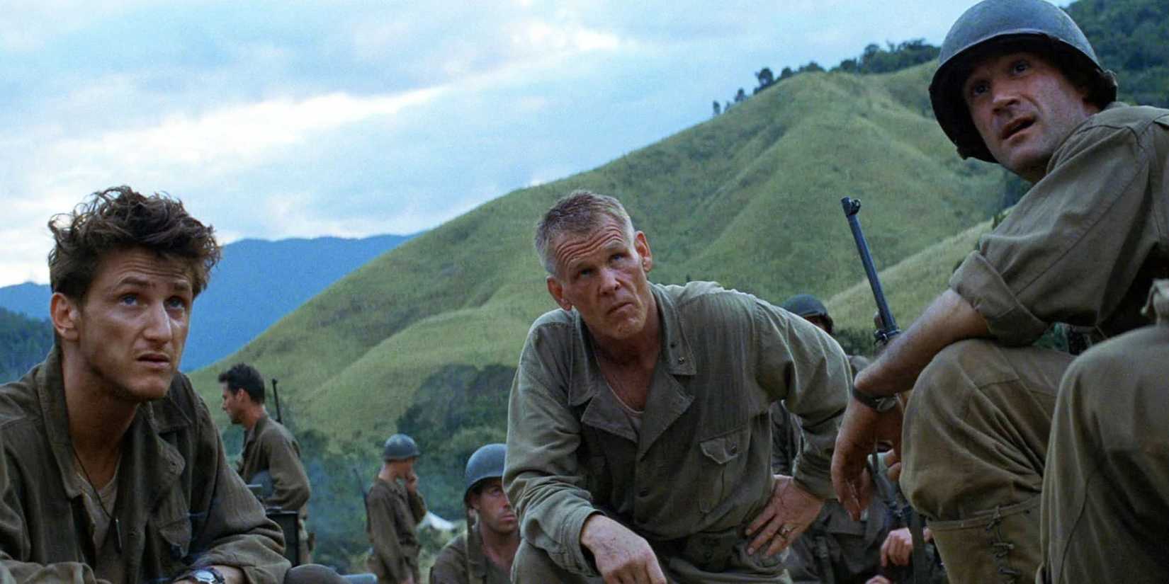 Three soldiers looking in the same directions in The Thin Red Line cast