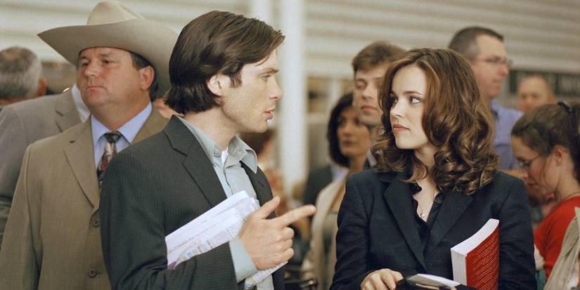 Cillian Murphy and Rachel McAdams as Jackson and Lisa, standing in the airport in Red Eye