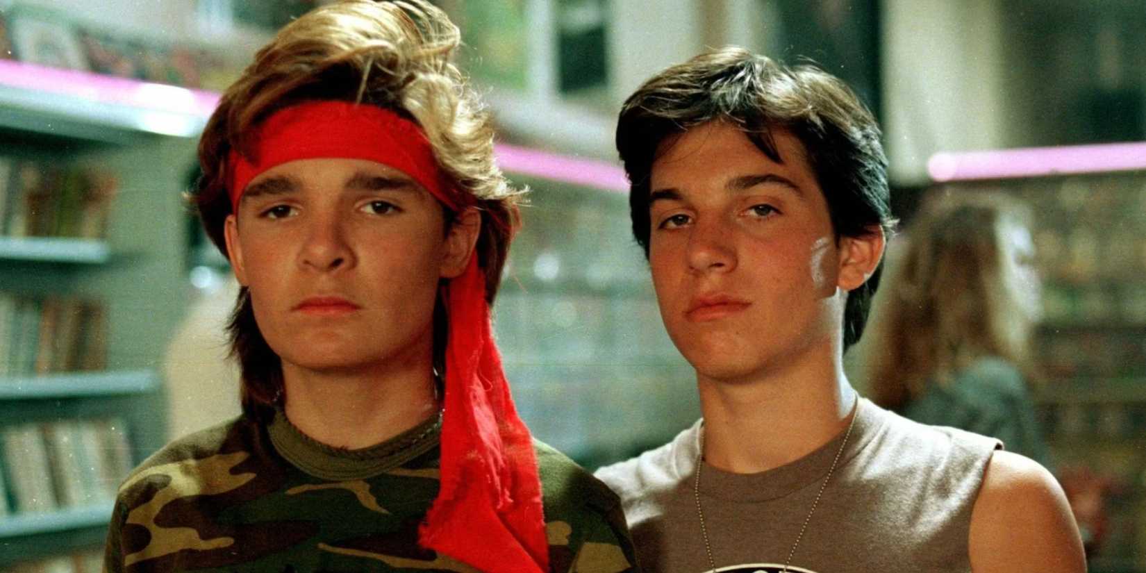 Corey Feldman and Jamison Newlander in The Lost Boys