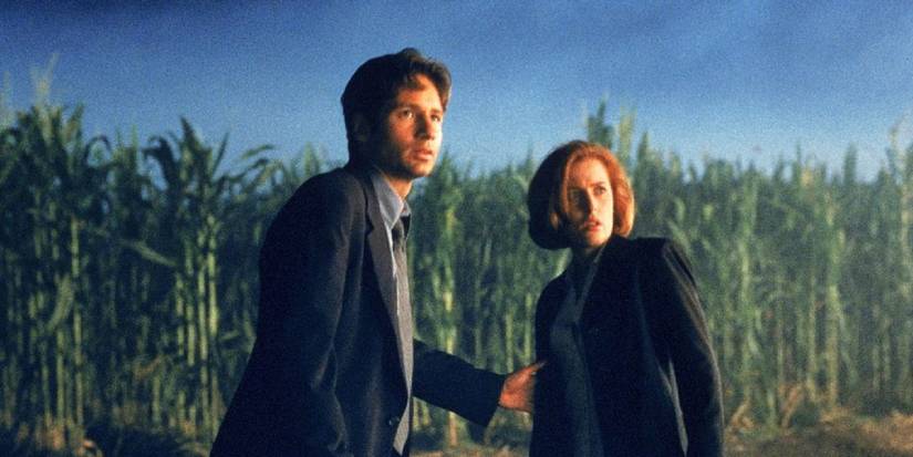 David Duchovny and Gillian Anderson in The X-Files