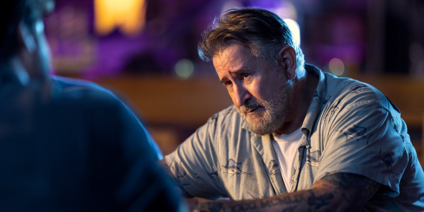 Anthony LaPaglia as Sonny Valentine, Mike's father, in Florida Man
