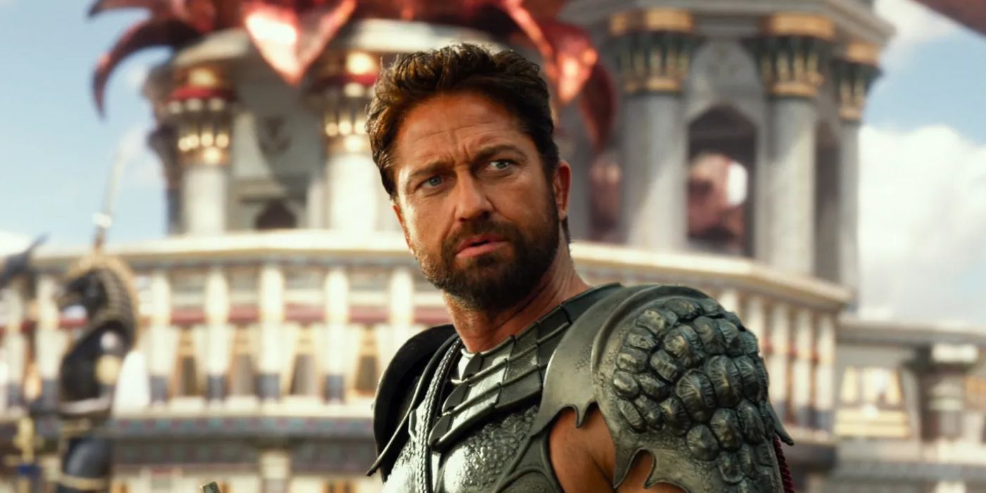 Gerard Butler as Egyptian God Set in war attire in the film Gods of Egypt