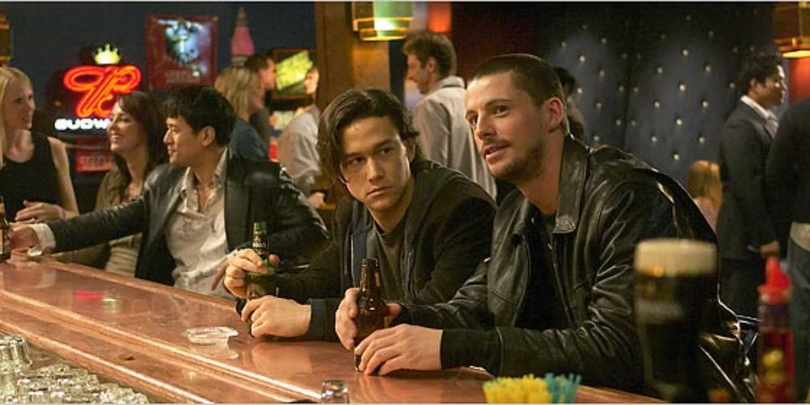 Joseph Gordon-Levitt and Matthew Goode at a bar in The Lookout
