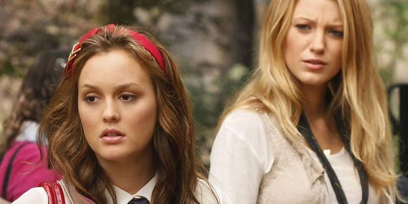 Leighton Meester as Blair and Blake Lively as Serena in Gossip Girl. 