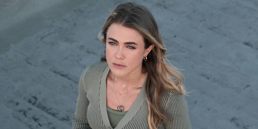 Melissa Roxburgh as Michaela looking up at the sky in Manifest Season 4