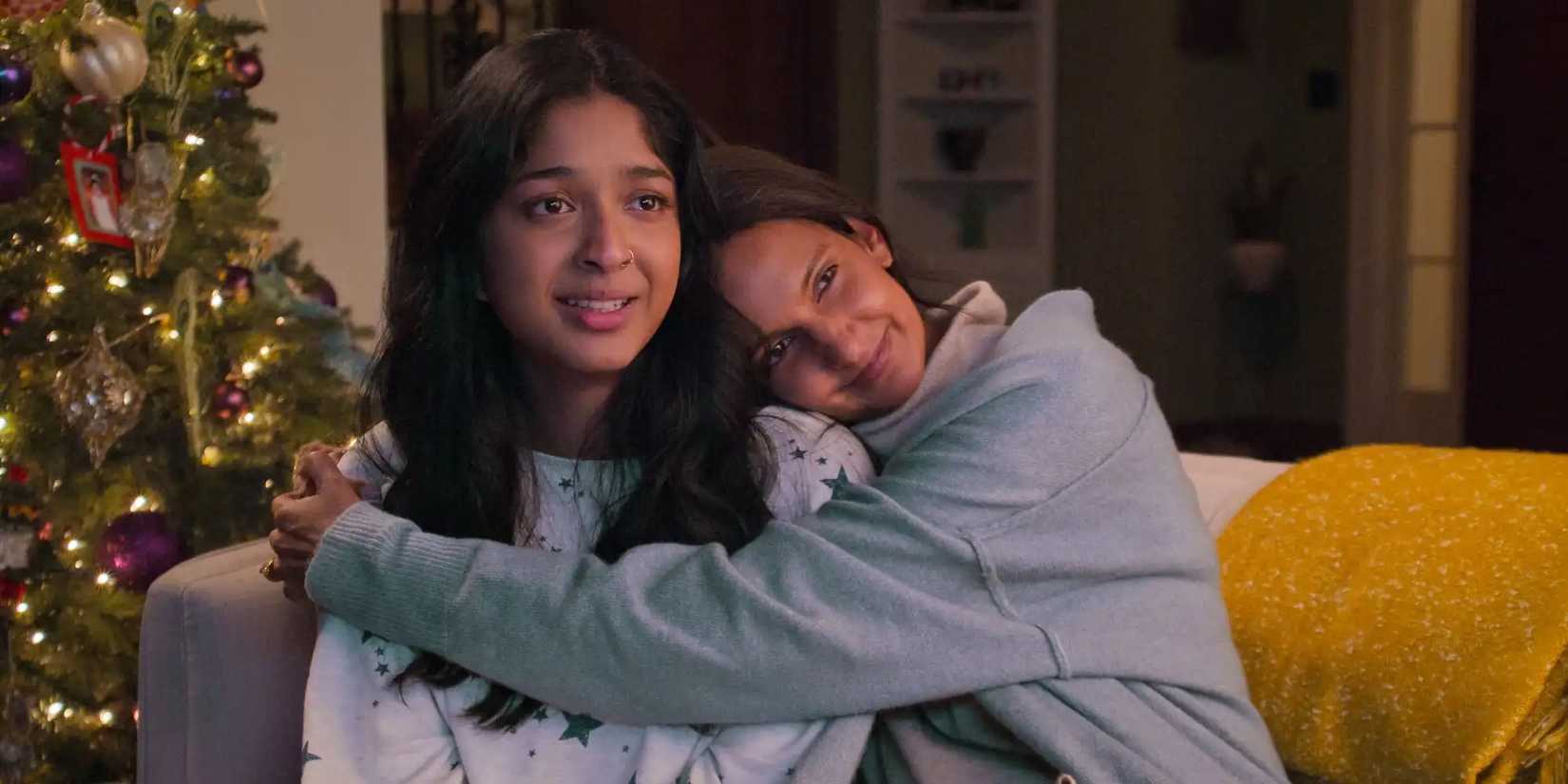 Matreyi Ramakrishnan and Poorna Jaggarnnathan in Never Have I Ever