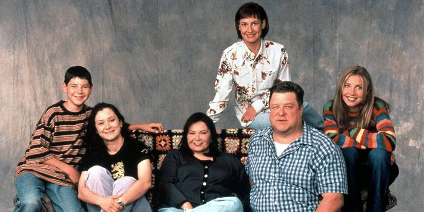 Roseanne cast: Michael Fishman, Sara Gilbert, Roseanne Barr, Laurie Metcalf, John Goodman & Sarah Chalke 